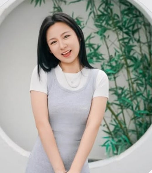 Jennie — Dutch Communications and Performer, Flaming Forces